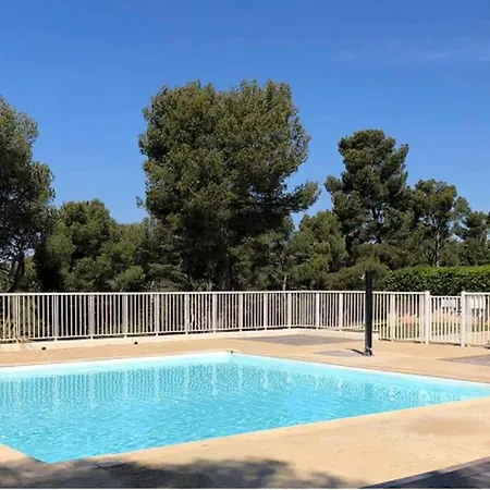 Apartment Cadre Exceptionnel - Appt Classe 3 Entierement Climatise - Mer-piscine-tennis *