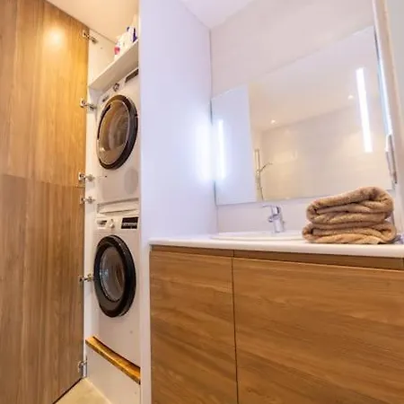 Apartment Cadre Exceptionnel - Appt Classe 3 Entierement Climatise - Mer-piscine-tennis *